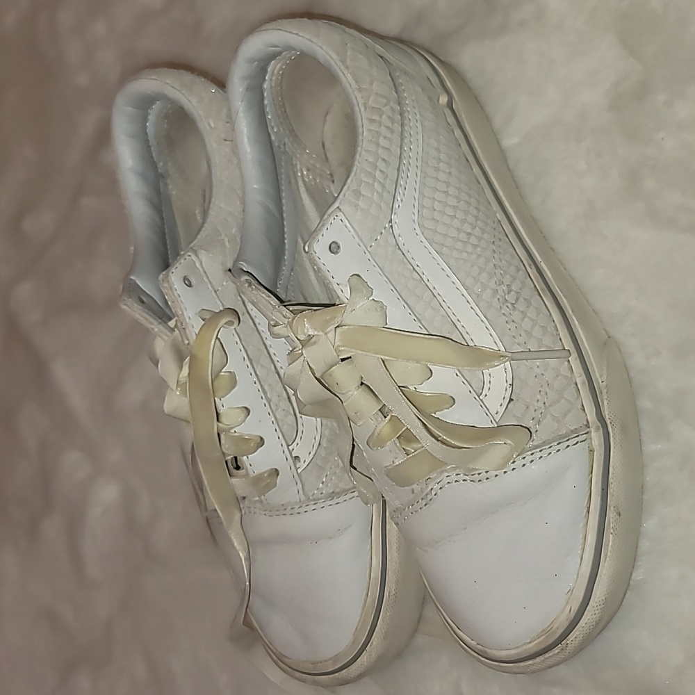 Womans  vans size 6